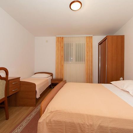 Apartmani Biser Tucepi Bagian luar foto