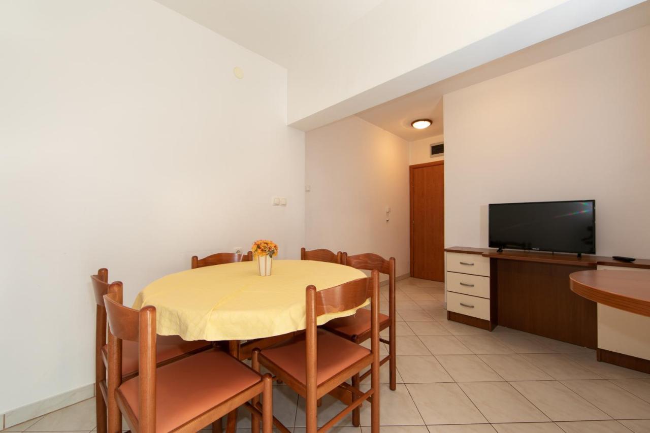 Apartmani Biser Tucepi Bagian luar foto