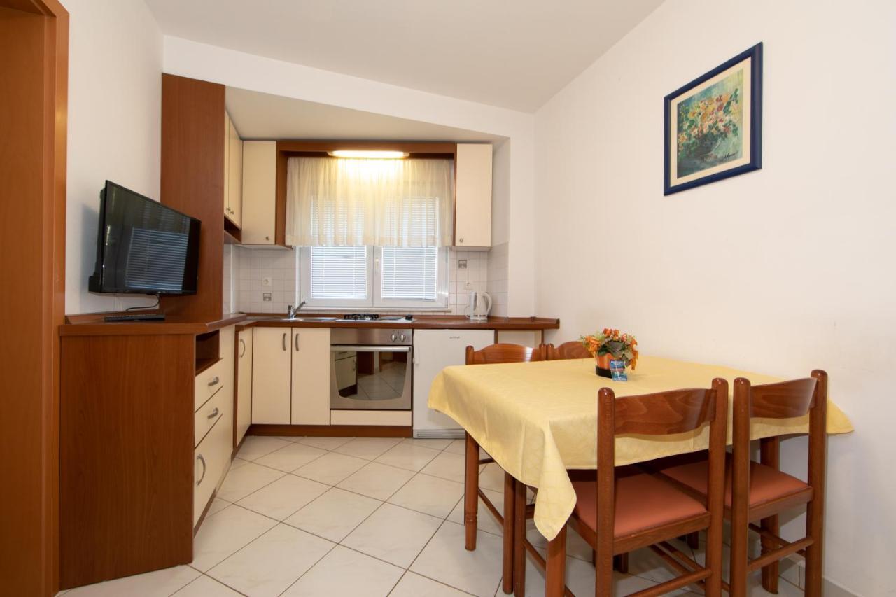 Apartmani Biser Tucepi Bagian luar foto
