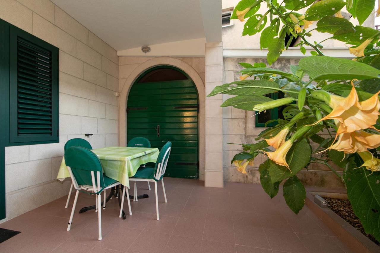Apartmani Biser Tucepi Bagian luar foto