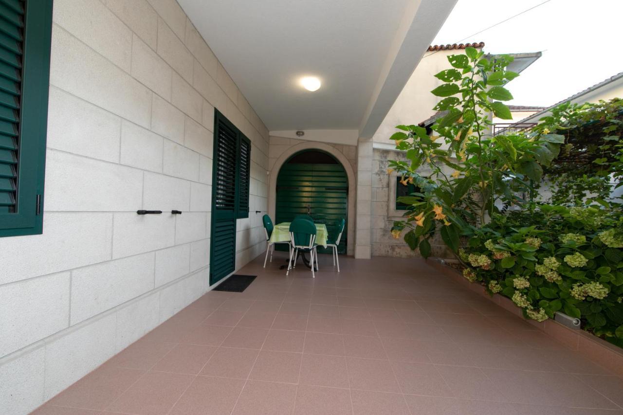 Apartmani Biser Tucepi Bagian luar foto
