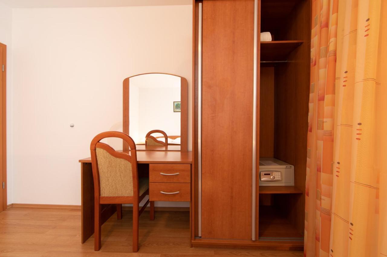 Apartmani Biser Tucepi Bagian luar foto